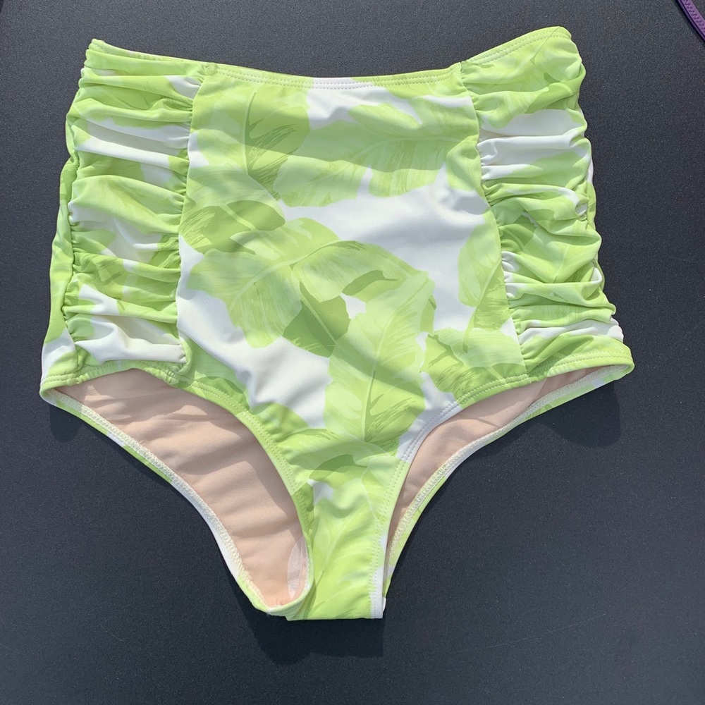 Kortni Jeane bottoms